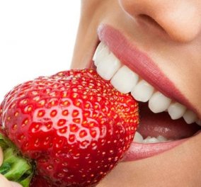 Φυσική λεύκανση δοντιών: Βρίσκεται στην κουζίνα σας το ιδανικό υλικό  
