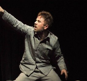 Δωρεάν θέατρο με το eirinika: Ρεσιτάλ ερμηνείας από τον Θανάση Τσαλταμπάση στον «Ιώβ» στο Ιλίσια Βολανάκης