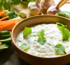 Γιαούρτι το δροσερό, υγιεινό, αγαπημένο - 5 μοναδικές συνταγές για σαλάτες: Με τζίντζερ, σπανάκι, ραπανάκι 