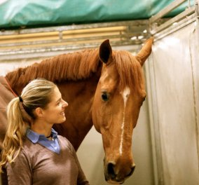 Ολυμπιονίκης εγκαταλείπει τον αγώνα γιατί αρρώστησε το άλογο της & δεν ήθελε να το εξοντώσει