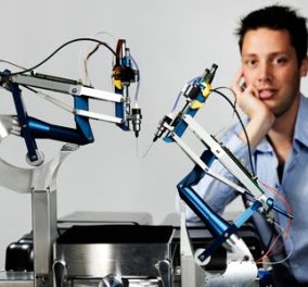 Good news: Ολοκληρώθηκε η πρώτη στον κόσμο ρομποτική χειρουργική επέμβαση μέσα στο μάτι!