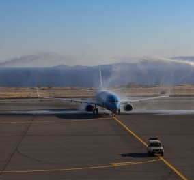 Με ασπίδες νερού, Κρητική λύρα & κεράσματα, υποδέχτηκε η Κρήτη τους πρώτους τουρίστες στα αεροδρόμια