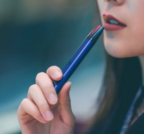 Έρευνα: Το άτμισμα ηλεκτρονικού τσιγάρου συνδέεται με αυξημένο κίνδυνο Covid-19 σε εφήβους & νέους ενηλίκους