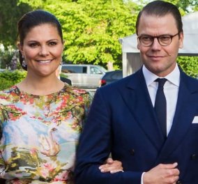 Επανεμφάνιση της διαδόχου του θρόνου της Σουηδίας, πριγκίπισσας Victoria - Μπλε floral φουστάνι & ασορτί γραβάτα για τον σύζυγο (φωτό)
