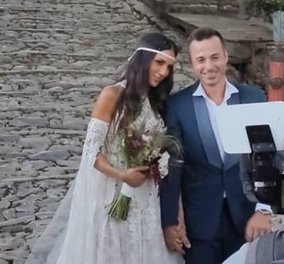Ρομαντικός γάμος στο Πήλιο για την δημοσιογράφο Ανθή Βούλγαρη - Με άλογα έφτασε στην εκκλησία το ζευγάρι, με καουμπόικες μπότες η νύφη (φωτό) 