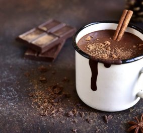 Αργυρώ Μπαρμπαρίγου: Πως να κάνει την πιο νόστιμη ζεστή σοκολάτα για τις κρύες μέρες & νύχτες του χειμώνα 