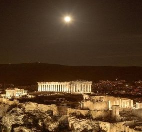 Greek Summer 2021 : O @Mliaroutsos παρουσιάζει την αυγουστιάτικη πανσέληνο πάνω από την ακρόπολη - Μαγεία ! - Ο Έλληνες φωτογράφοι προτείνουν 