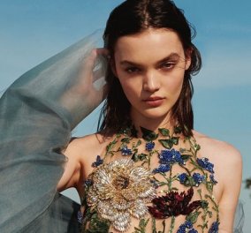 Ο οδηγός της Vogue για την Άνοιξη 2022: Οι 7 τάσεις που κυριαρχούν - floral, ρίγες, μίνι φούστες, color-block jackets (φωτό)