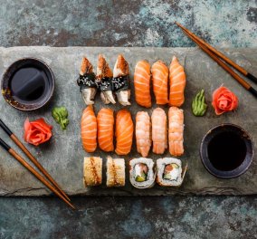 Αργυρώ Μπαρμπαρίγου: Μας μαθαίνει πως να φτιάχνουμε σούσι - Συνταγή για maki, nigiri και sashimi.