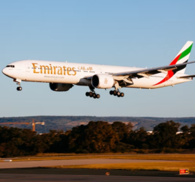 Πτήση της Emirates προσγειώθηκε με… έναν επιπλέον επιβάτη  - Εγκυμονούσα έφερε στον κόσμο το παιδί της στον... αέρα! 