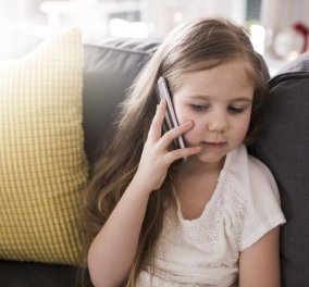Βρετανία: 5χρονη ηρωίδα έσωσε τη μητέρα της από κρίση ημικρανίας - Τι είπε στο τηλέφωνο με τους διασώστες