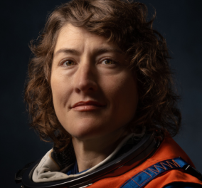 Τοpwoman η Christina  Koch: Η πρώτη γυναίκα αστροναύτης που θα πάει στη Σελήνη - To who is who της (φωτό) 
