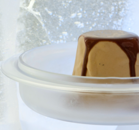 Στέλιος Παρλιάρος: Παγωμένη κρέμα με καφέ και σος σοκολάτας - Σκέτη κόλαση