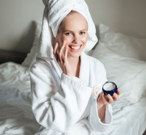 Βραδινή περιποίηση προσώπου: Συμβουλές για να ξυπνάτε πάντα όμορφες - Λαμπερό δέρμα που αποπνέει ηρεμία και γαλήνη