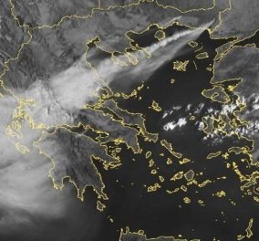 Δορυφορικές εικόνες της Ελλάδας με τις φωτιές 110.000 τετ. χλμ - Δείτε το πέπλο καπνού