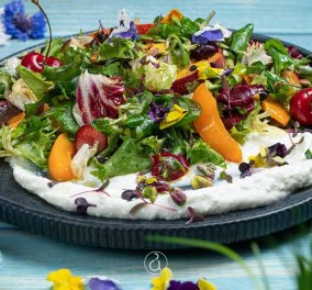  Αργυρώ Μπαρμπαρίγου: Σαλάτα πανδαισία με καλοκαιρινά φρούτα - Υπέροχα χρώματα και γεύση 