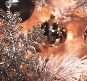 O Σπύρος Σούλης έτοιμος για τα Χριστούγεννα 2023: Οι 7 Κορυφαίες Τάσεις στις Χρωματικές Παλέτες που θα κάνουν γιορτινό το σπίτι σας