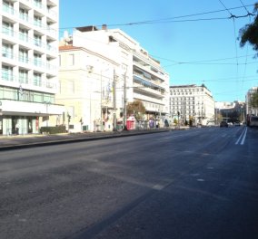 Χριστούγεννα 2023: Έρημη πόλη η Αθήνα, άδειοι δρόμο – Δείτε πρωινές φωτό από την πρωτεύουσα