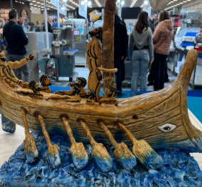 Made in Greece το πλοίο του Οδυσσέα με τον ίδιο δεμένο στο κατάρτι από... ψωμί: Κέρδισε την 7η θέση στο παγκόσμιο στο Παρίσι - Έργο τέχνης - Κυρίως Φωτογραφία - Gallery - Video