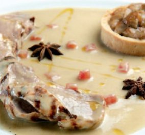 Ο Λευτέρης Λαζάρου μας ετοιμάζει το πιο chic πιάτο: Ψαρονέφρι με σάλτσα και τάρτες μανιταριών