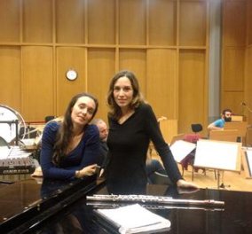 Ζωή Ζενιώδη η μαέστρος & Ναταλία Γεράκη η φλαουτίστα: 2 καλλονές από τη Ν. Σμύρνη διαπρέπουν στο παγκόσμιο μουσικό στερέωμα! (φωτό)