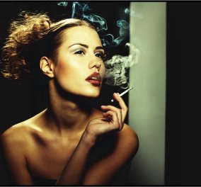 CNBC: Χάνετε 740 εκατ. ευρώ από παράνομα τσιγάρα - Θα σωθείτε καπνίζοντας νόμιμα! 