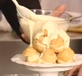 Η πιο γλυκιά αμαρτία του Στέλιου Παρλιάρου: Προφιτερόλ με παγωτό lemon pie & σοκολάτα
