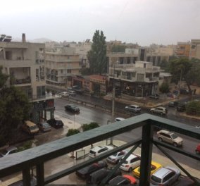 Μαρούσι τώρα: Η μέρα έγινε νύχτα  - Βρέχει καρεκλοπόδαρα‏