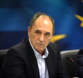Σταθάκης στην ΕΡΤ: ''Δεν τίθεται θέμα εκλογών, εκτός αν αν αμφισβητηθεί η κυβέρνηση στη Βουλή''
