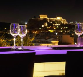 A for Athens: Ταξίδι στην ιστορία των cocktails με φόντο την Ακρόπολη