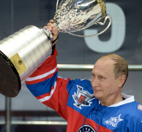 Ο Βλάντιμιρ Πούτιν γιόρτασε τα 63α γενέθλιά του με 7 γκολ που έβαλε στο χόκεϋ επί πάγου