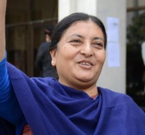 Το Νεπάλ εξέλεξε την πρώτη γυναίκα πρόεδρο της ιστορίας του: 54 ετών η Μπίντια Ντέβι 