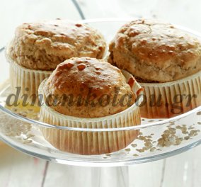 Πεντανόστιμα muffins με νιφάδες βρώμης και μπανάνες από την top Ντίνα Νικολάου