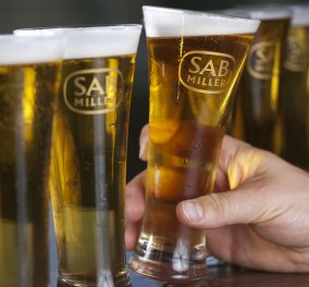 Με 100 δισ. ευρώ γεννιέται ο νέος κολοσσός της μπίρας - Η Anheuser-Busch InBev εξαγοράζει την ανταγωνίστρια της SABMiller