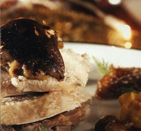 Χριστούγεννα χωρίς γαλοπούλα γίνονται; Ο Βαγγέλης Δρίσκας μας προτείνει μια συνταγή με πορτσίνι και τσάτνεϊ κυδωνιού