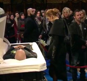 Με ανοιχτό φέρετρο η κηδεία του άνδρα της Σελίν Ντιόν: Ο θρήνος της σούπερ σταρ για τον Ρενέ της