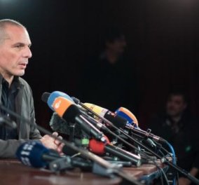 Γιάνης Βαρουφάκης: Όλα όσα έγιναν στην πρεμιέρα του κόμματος του: “Απέτυχα ως υπουργός Οικονομικών - Η τρόικα έκλεισε τις τράπεζες”  