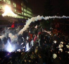 Η Αστυνομία "κατέλαβε" τη μεγαλύτερη εφημερίδα της Τουρκίας - Γιατί ο Ερντογάν θέλει να κλείσει τη Zaman;