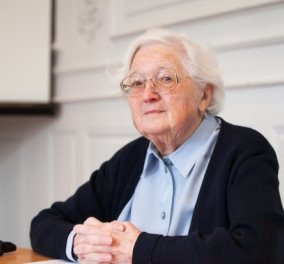 Story of the day: 91χρονη τελείωσε το διδακτορικό της μετά από 3 δεκαετίες - Κάλλιο αργά παρά ποτέ