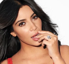 Kim Kardashian: Ποζάρει ολόγυμνη στον καθρέφτη και μοιράζει πολλαπλά εγκεφαλικά