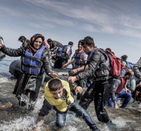 Εκταμιεύονται τα πρώτα 100 εκ. ευρώ από τις Βρυξέλλες για ανθρωπιστική βοήθεια στην Ελλάδα