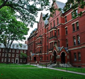 Αναστάτωση στους φοιτητές του Χάρβαρντ μετά από απειλή για βόμβα: Εκκενώθηκαν κτίρια