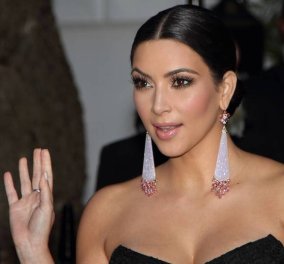 Kim Kardashian σε military look: Διχτυωτό κιτσάτο κορμάκι , αμπέχωνο παραλλαγής - δεν αντέχω!!!