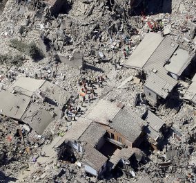 "Η κόλαση του Δάντη": 120 νεκροί & μια πόλη - φάντασμα, με ερείπια παντού μετά το χτύπημα του σεισμού   