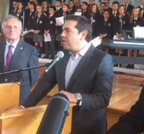 Bίντεο: ''Αλέξη μην προδώσεις την Ελλάδα'' - Η αναπάντεχη συνάντηση του πρωθυπουργού ομογενή στην Αστόρια 