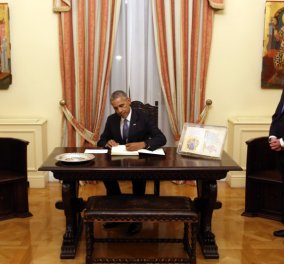 Φωτό: Τι έγραψε στο βιβλίο της Προεδρίας της Δημοκρατίας ο Μπάρακ Ομπάμα μετά το χθεσινό δείπνο