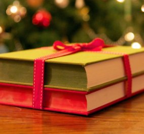 Χριστούγεννα με δώρα - Βιβλία για όλους κατ' ευθείαν στο σπίτι των αγαπημένων σας από την Cosmotebooks 