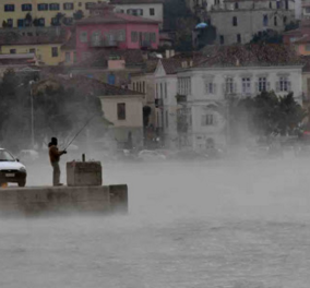 Το πιο περίεργο φαινόμενο: "Εβραζε" η θάλασσα στο Ναύπλιο λόγω του ψυχρού κύματος  