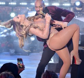 Mariah Carey Πρωτοχρονιά - κακήν κακώς! Εγκατέλειψε την Times Square λόγω τεχνικών προβλημάτων – βίντεο, φωτό