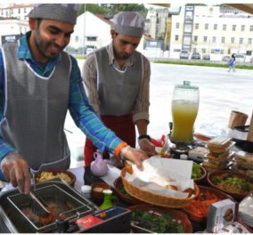 Good News: Πρόσφυγες μαγειρεύουν παραδοσιακά εδέσματα για το κοινό του Φεστιβάλ Ντοκιμαντέρ Θεσσαλονίκης 